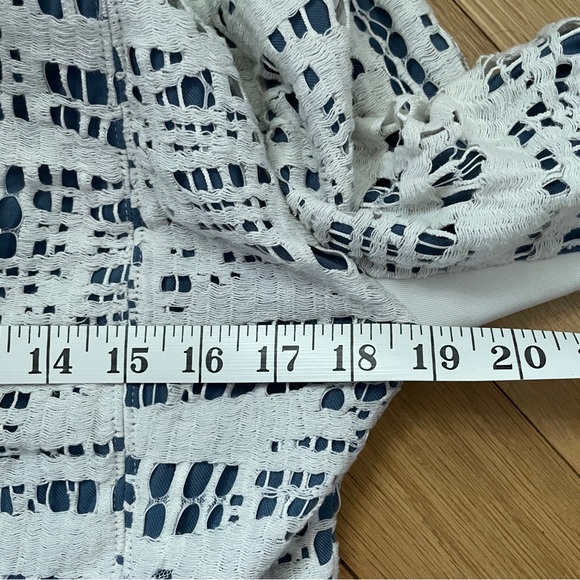 Anthropologie Blue and White Lacy Cropped Blazer - Size Medium - Picture 15 of 15